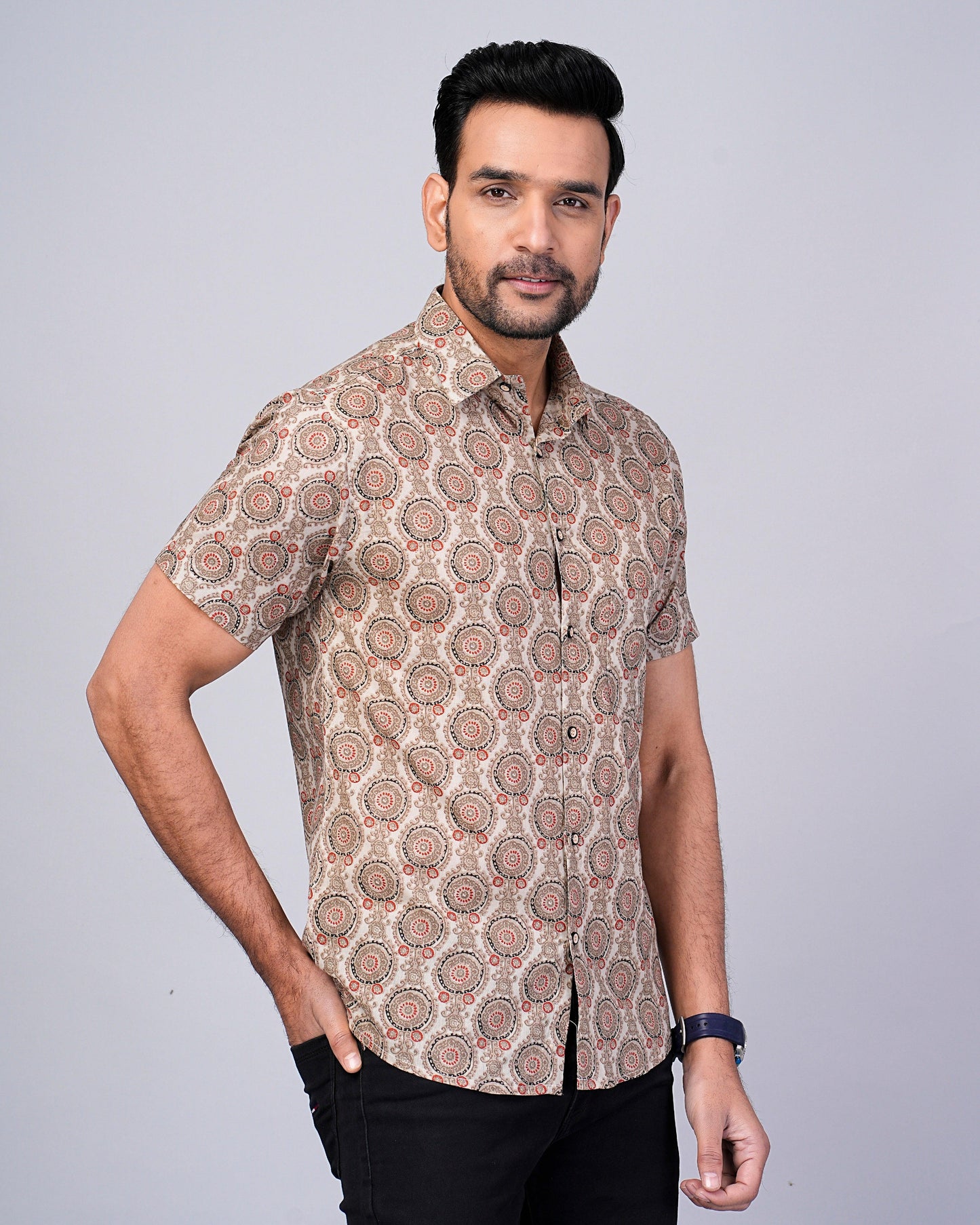 Men's Motif Floral Printed Half-Sleeves shirts