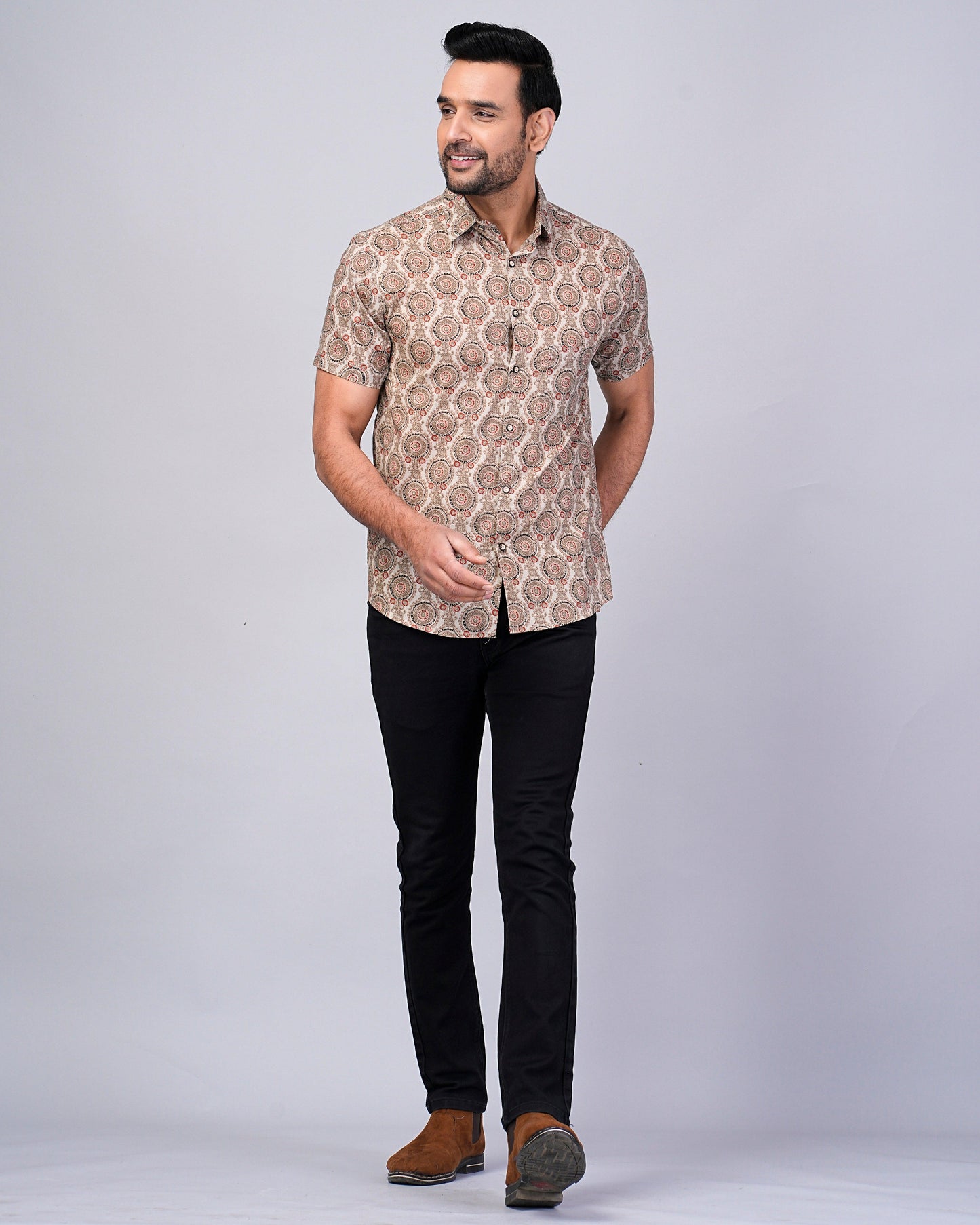 Men's Motif Floral Printed Half-Sleeves shirts