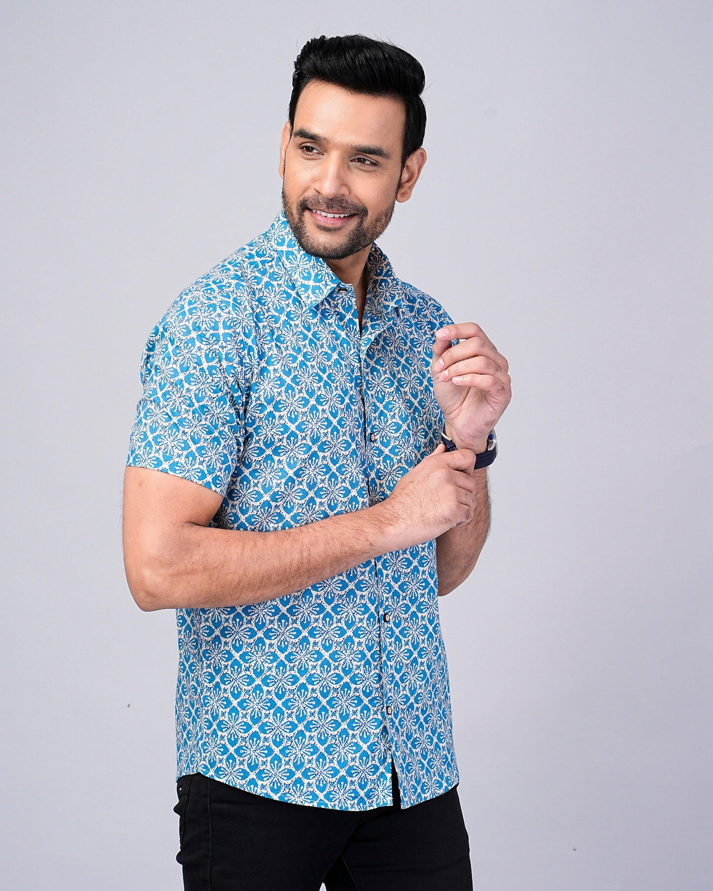 Men's Ethnic Motif Printed Half-Sleeves shirts