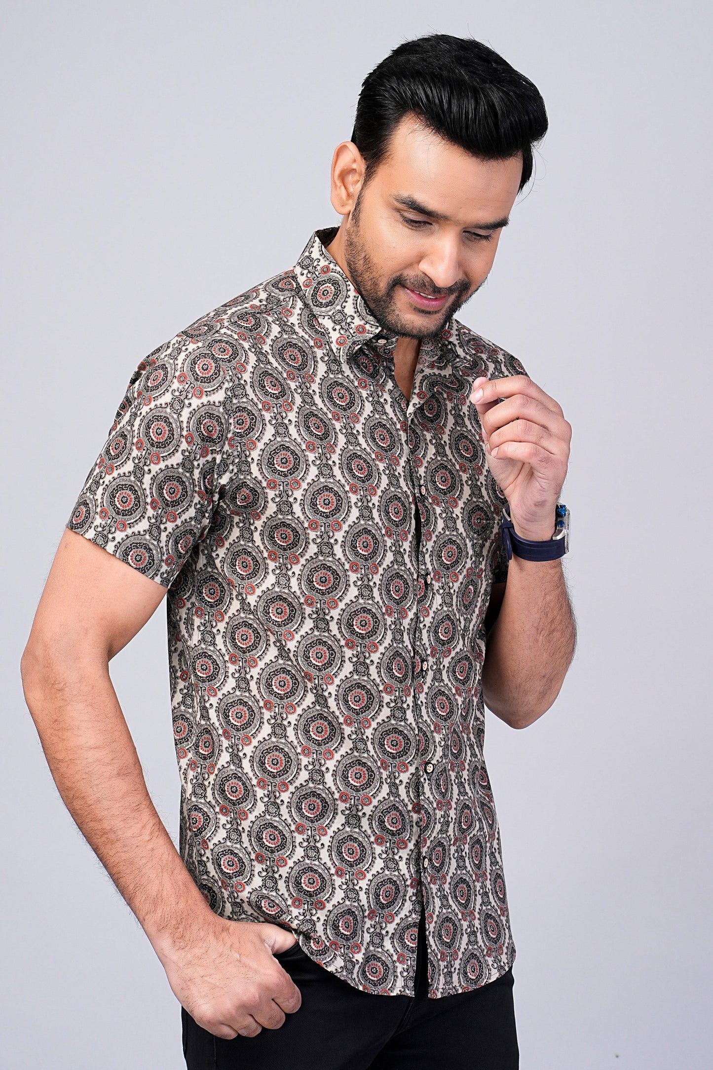 Men's Ethnic Motif Printed Half-Sleeves shirts