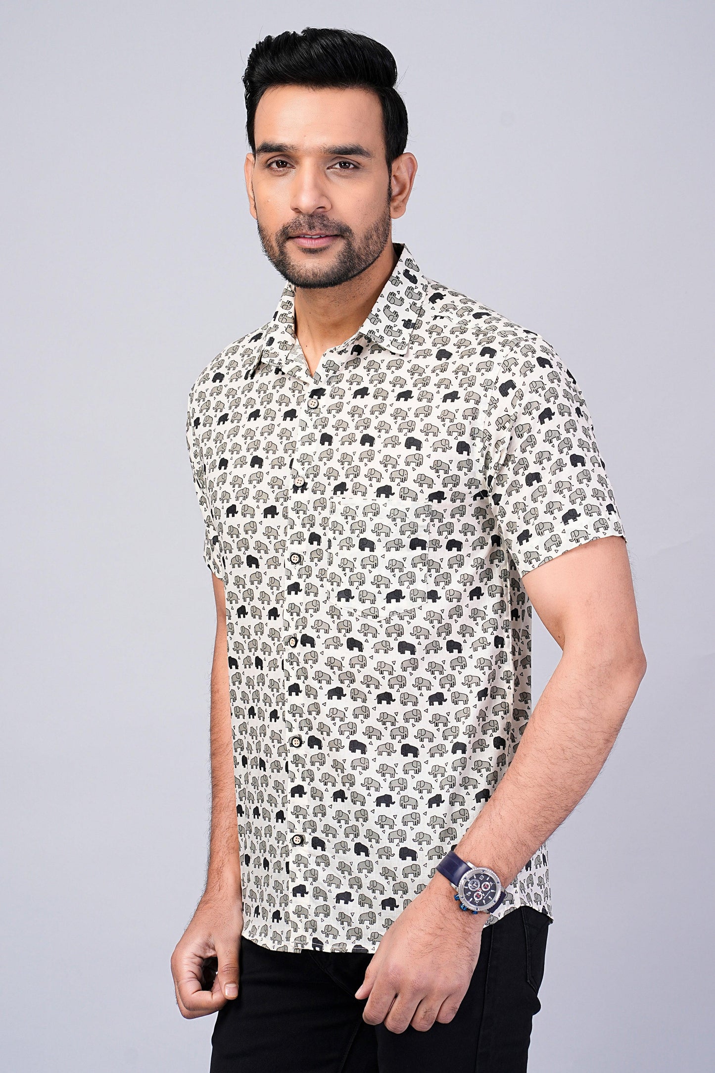 Men's Elephant Motif Printed Half-Sleeves shirts