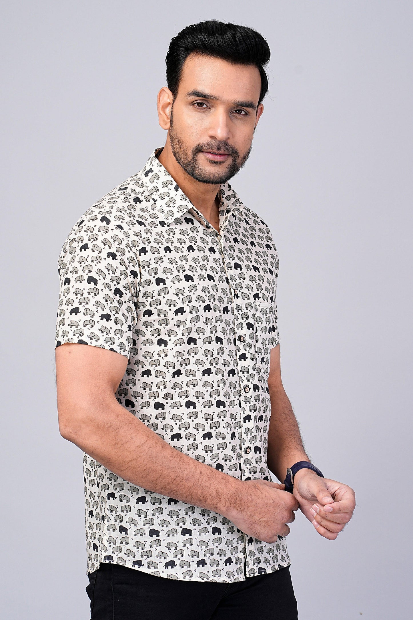 Men's Elephant Motif Printed Half-Sleeves shirts