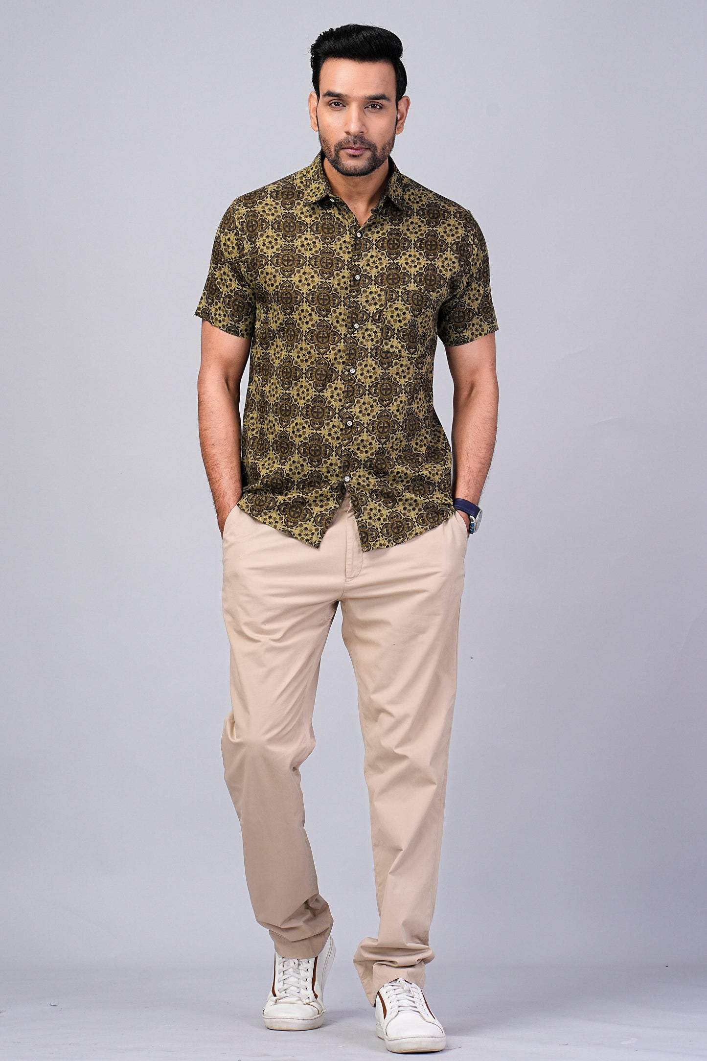 Men's Geometric Printed Half-Sleeves shirts