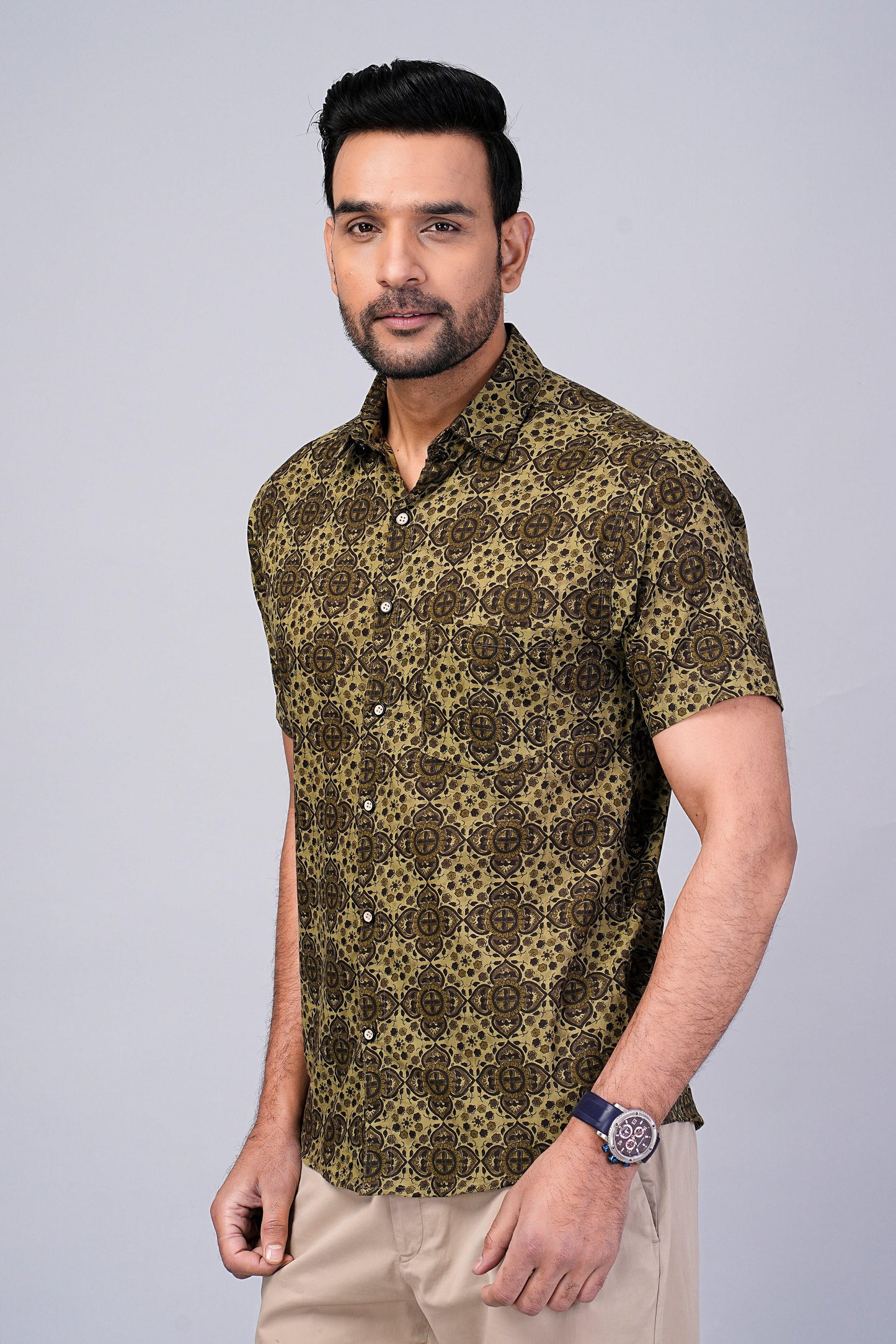 Men's Geometric Printed Half-Sleeves shirts
