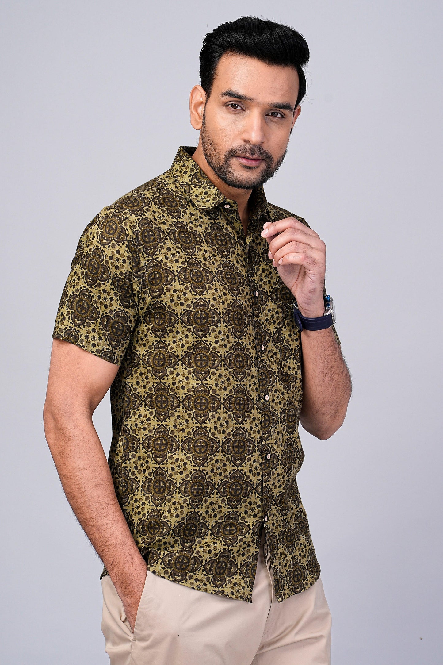 Men's Geometric Printed Half-Sleeves shirts