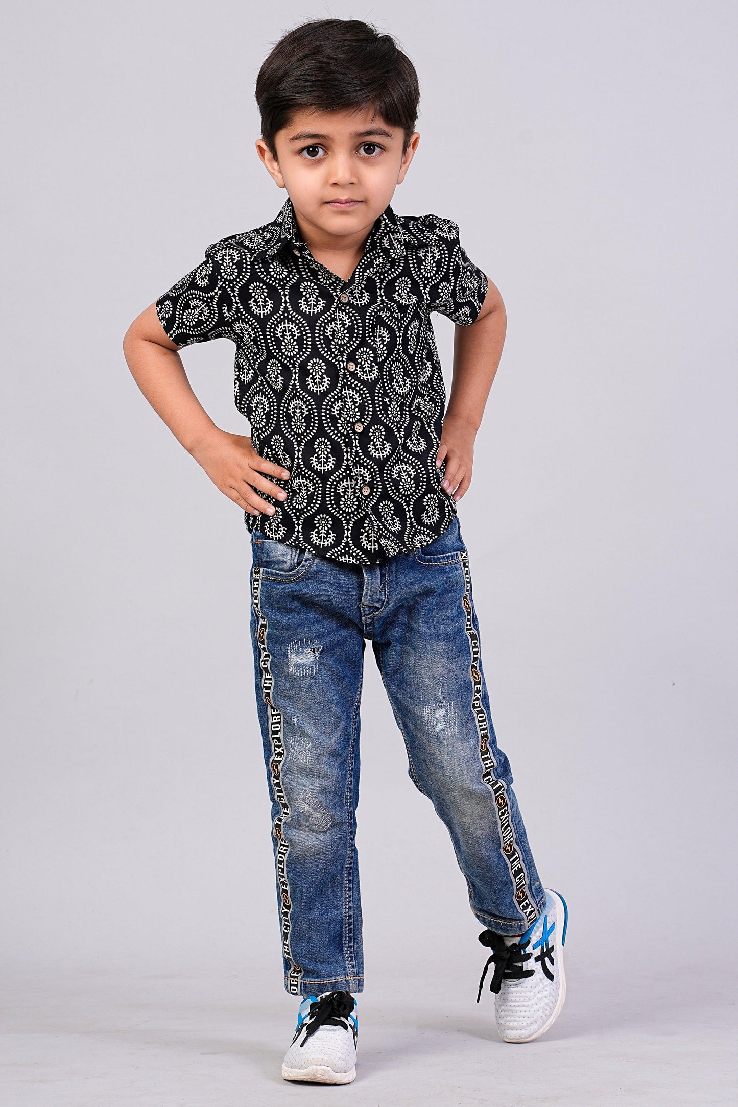 Boy's Ethnic Buti Printed Half-Sleeves Shirts