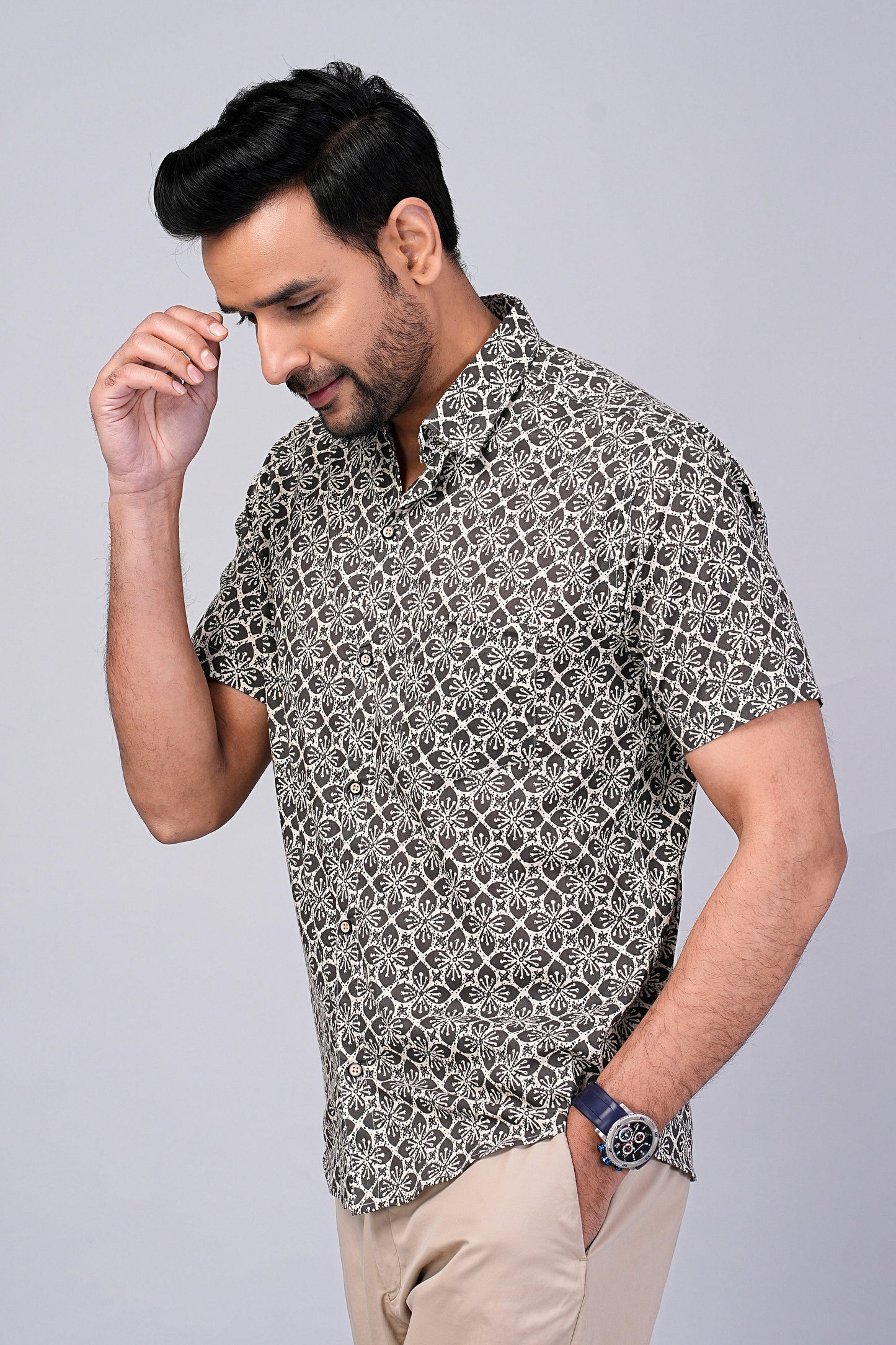 Men's Geometric Black & Grey Printed Half-Sleeves shirts