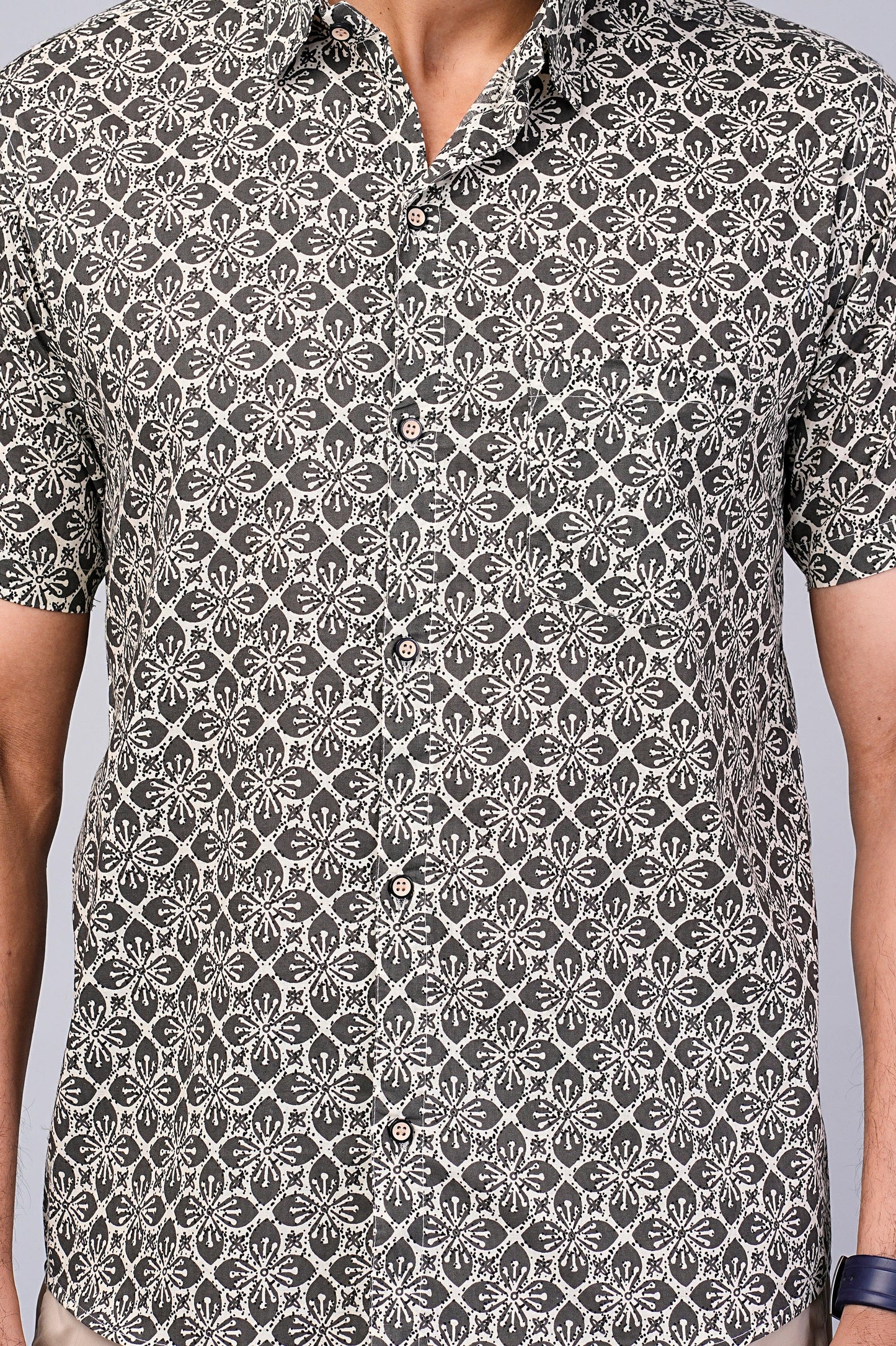 Men's Geometric Black & Grey Printed Half-Sleeves shirts