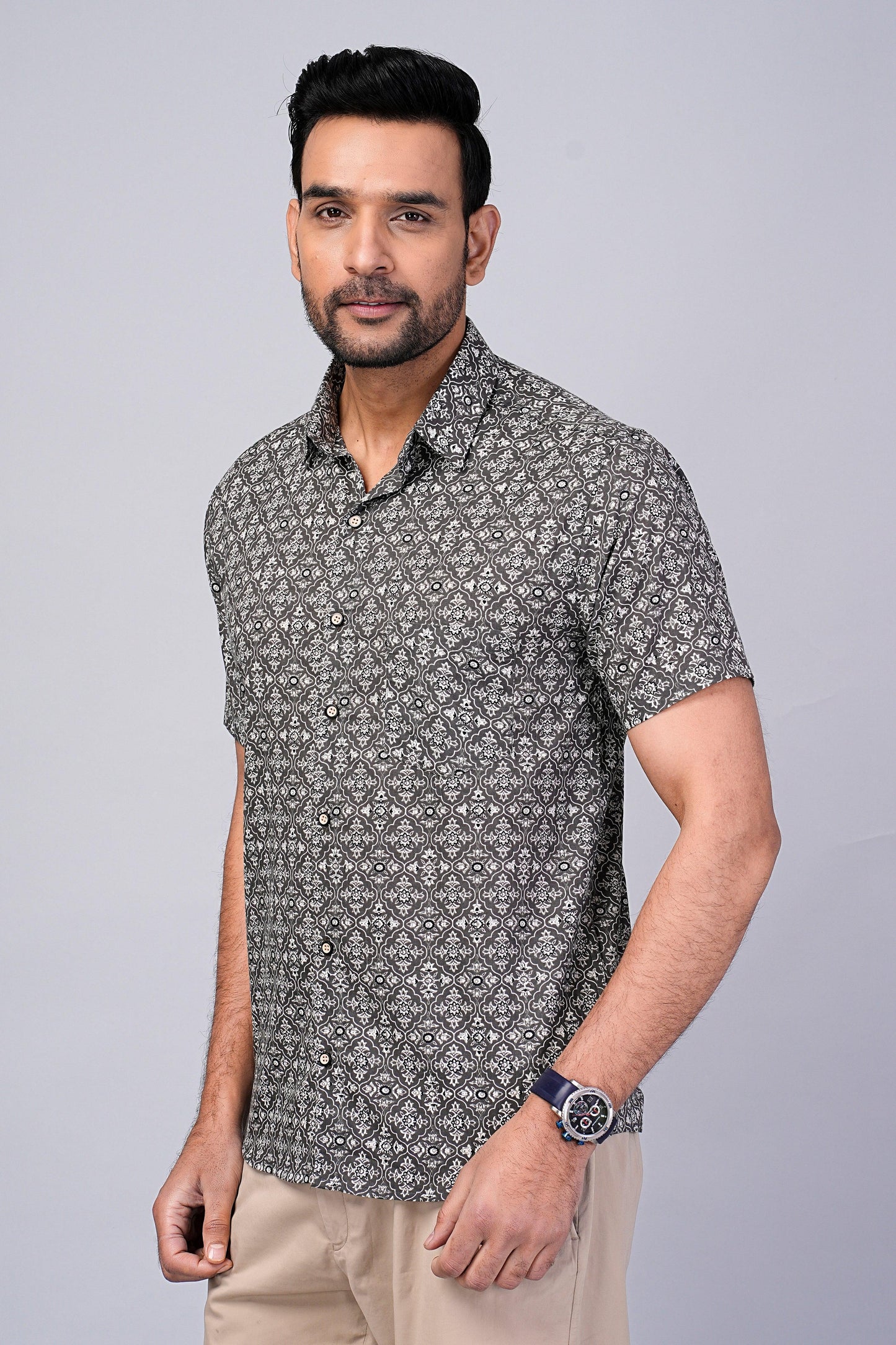 Men's Geometric Printed Half-Sleeves shirts