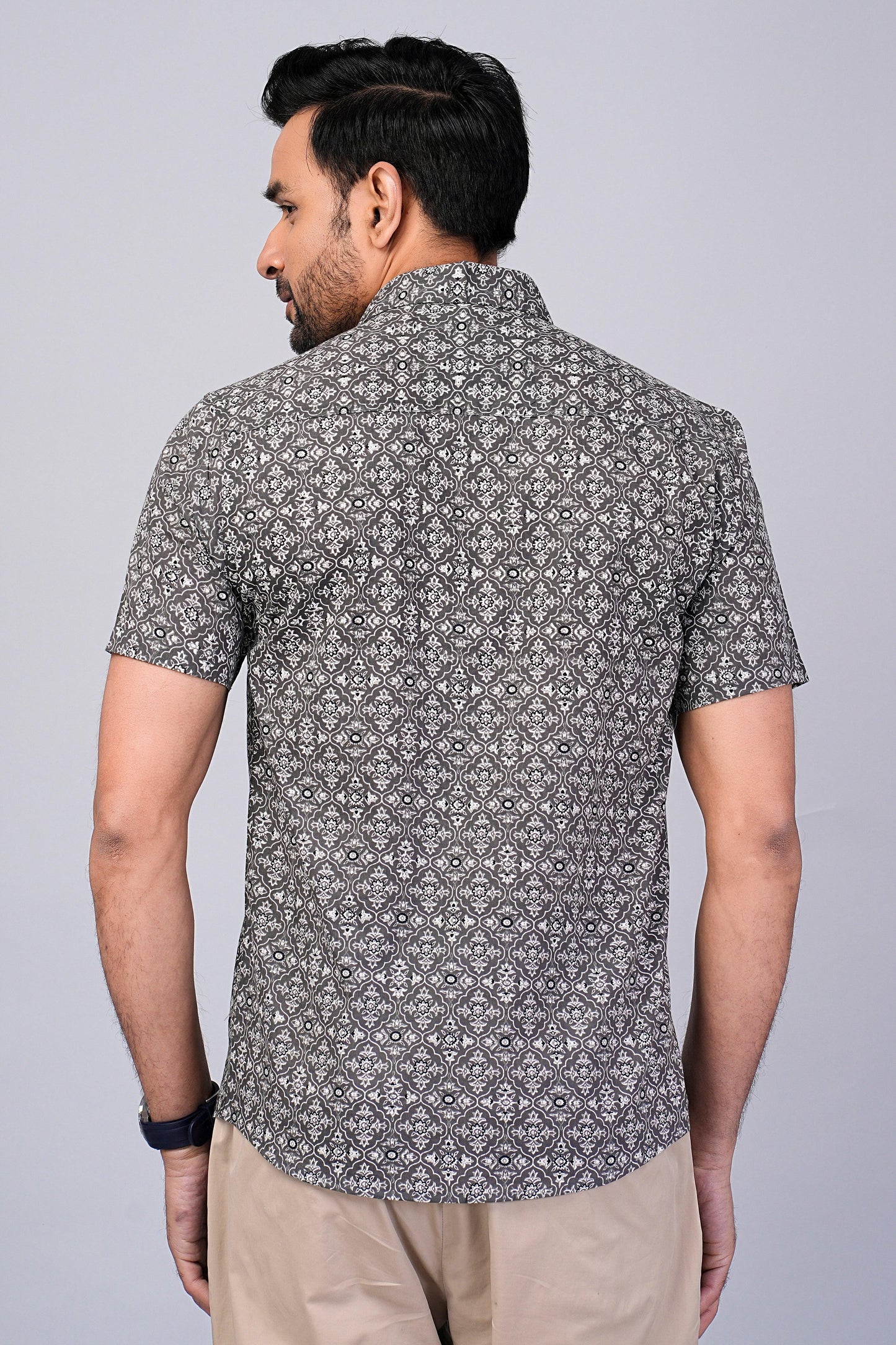 Men's Geometric Printed Half-Sleeves shirts