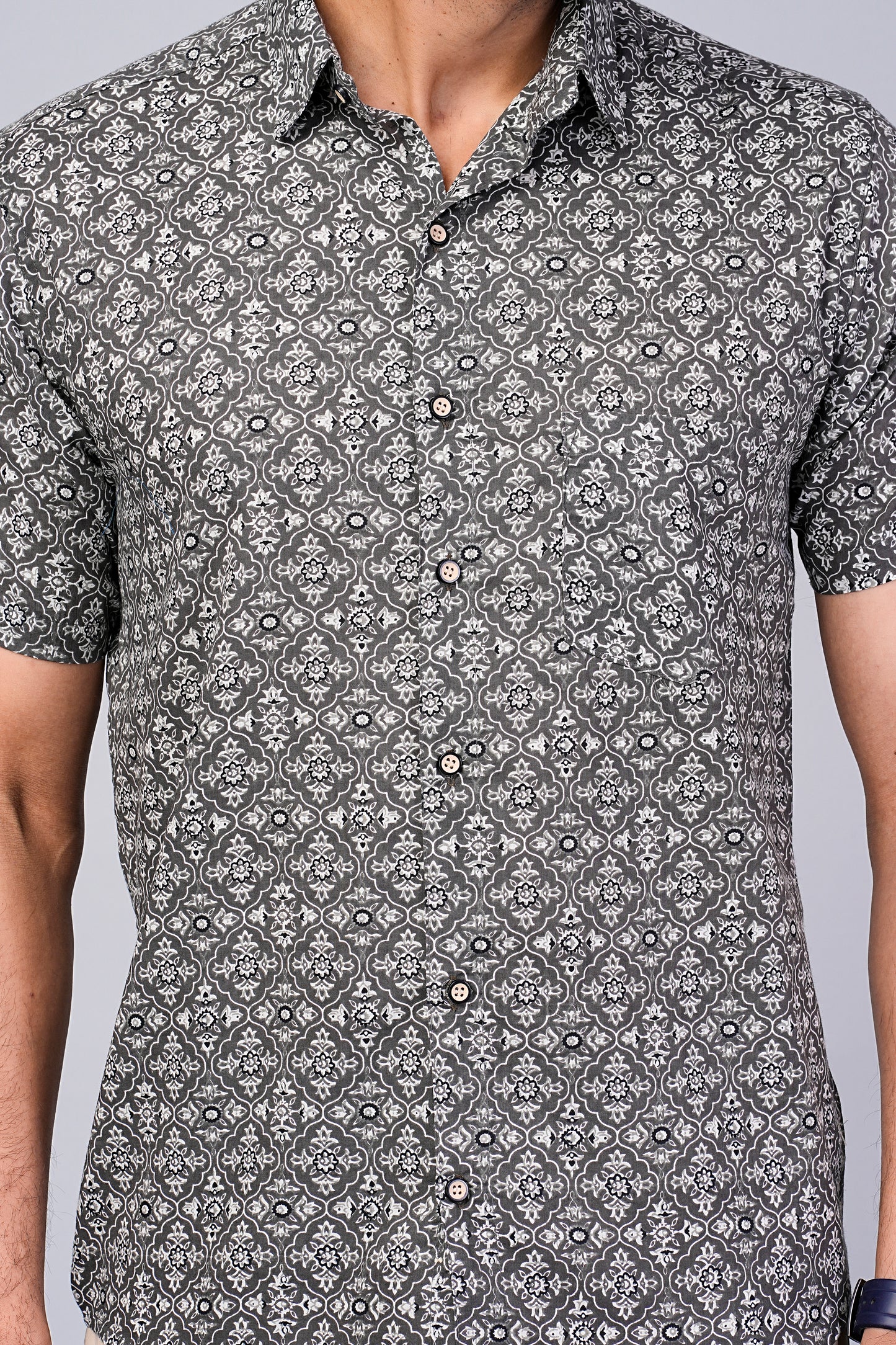 Men's Geometric Printed Half-Sleeves shirts