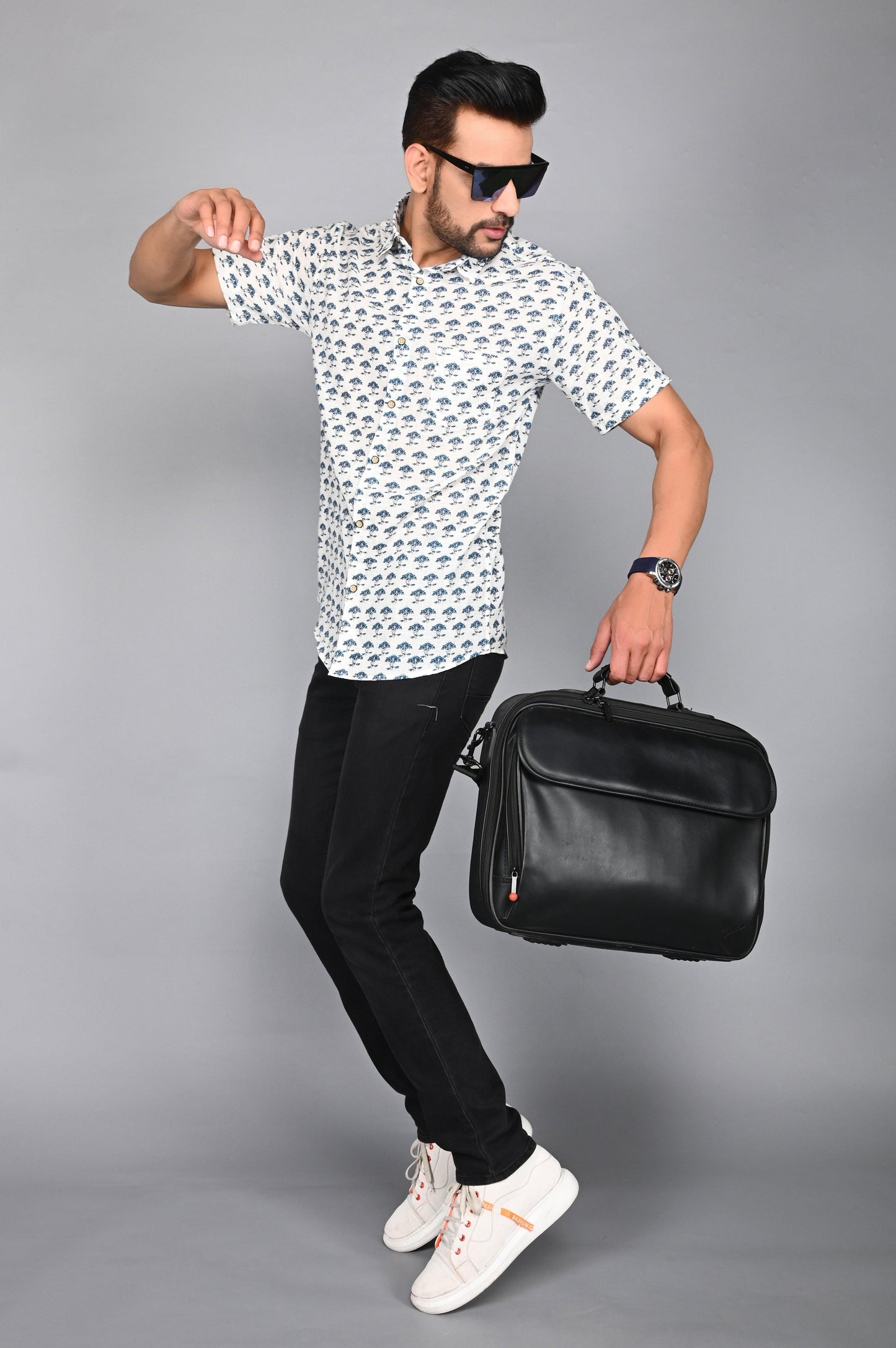 Men's Blue Floral Printed Half-Sleeves shirts