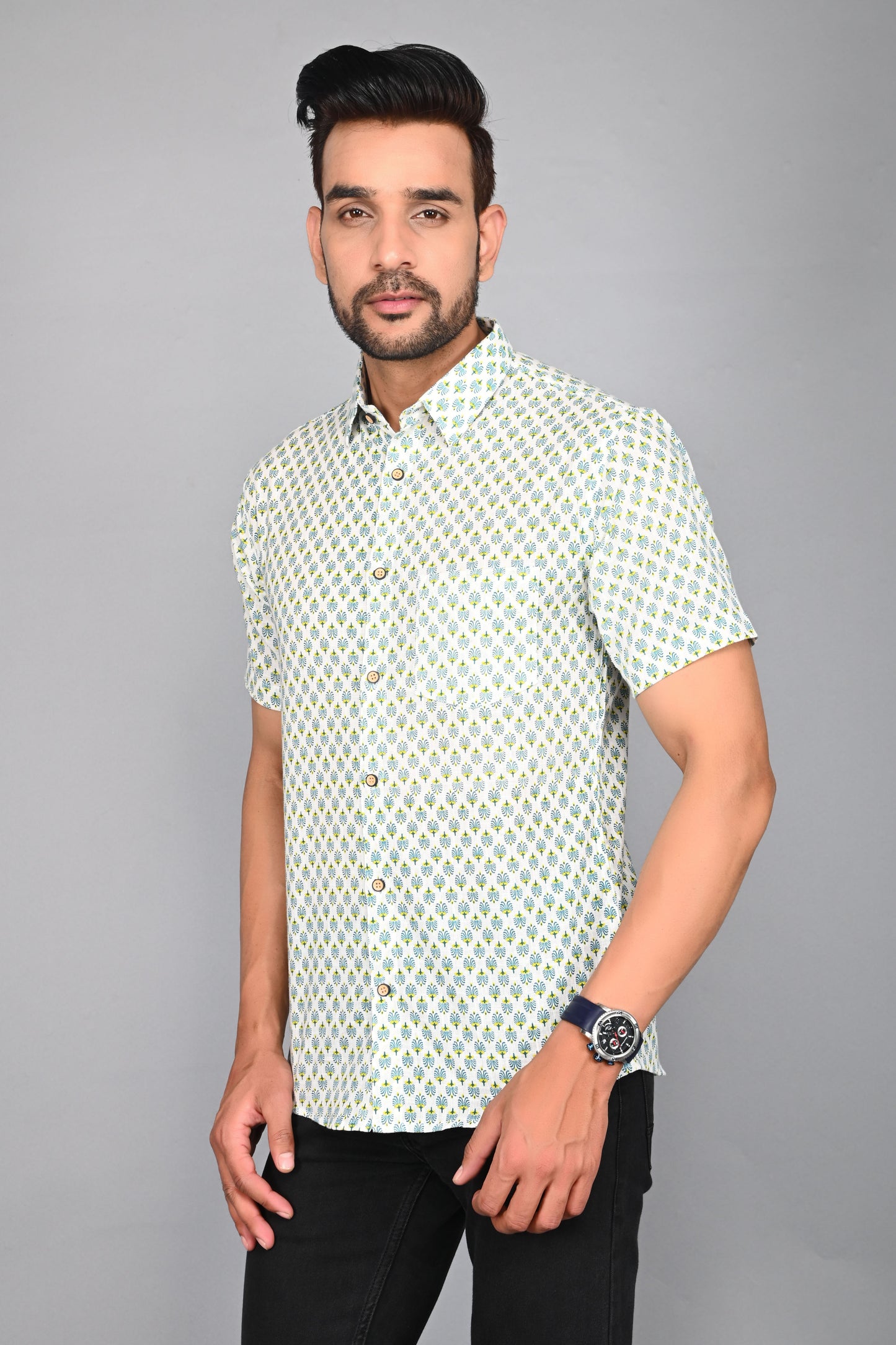 Men's Printed Buti Half-Sleeves shirts